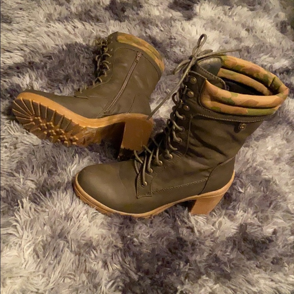 Ankle boot heels